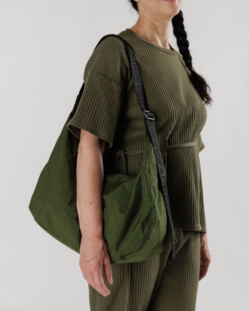 Baggu Large Nylon Crescent Crossbody Bags Olive | 4130-NUVXE