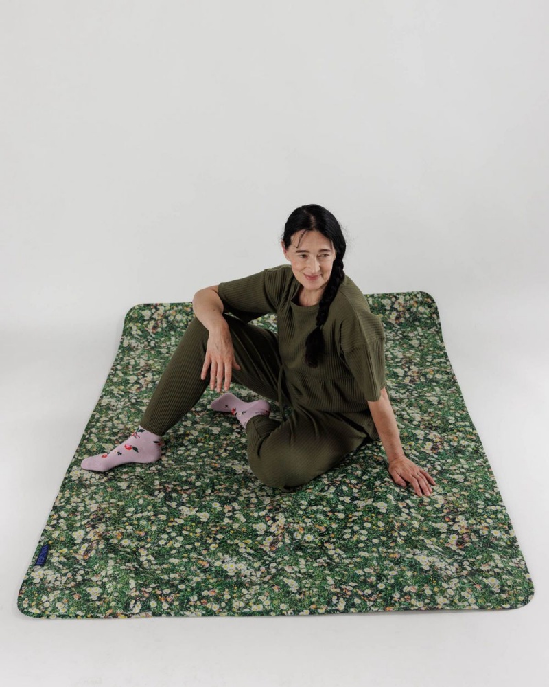 Baggu Puffy Picnic Blanket Green | 9504-UVDHN